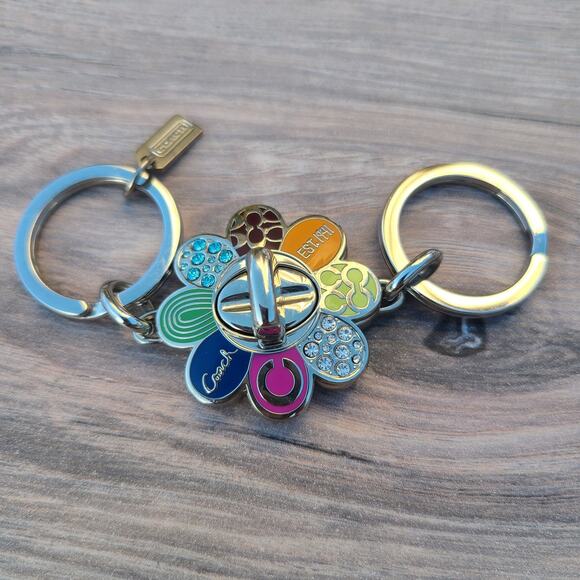 Coach Legacy Daisy Turn Lock Double Keychain 2 Piece Ring Fob - Picture 1 of 6